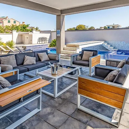 Beautiful In بنجول