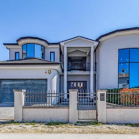 Beautiful In بنجول